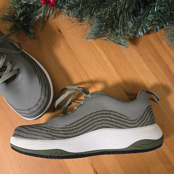 Alegria IN8 Olive Sneakers Like New - Picture 6 of 10